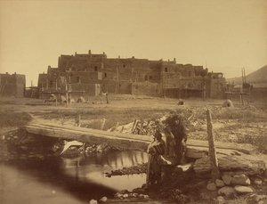 Pueblo de Taos, det nordlige New Mexico, Denver og Rio Grande-jernbanen af William Henry Jackson