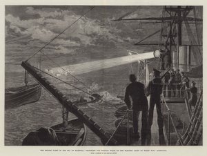 Den britiske flåde i Marmorahavet søger efter torpedobåde ved det elektriske lys om bord på HMS Agincourt