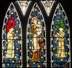 Madonna og barn med to engle, detalje af den øverste halvdel af englenes vindue, 1869 farvede glasdetalje af 120165 af William Morris