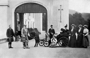 Czarerne besøger Balmoral, 1896. af William and Daniel Downey