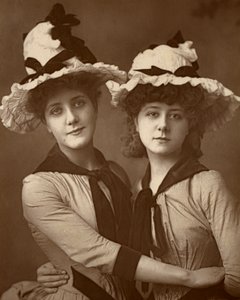 Two Roses, Maude Millett og Annie Hughes, britiske skuespillerinder, 1888 af William and Daniel Downey