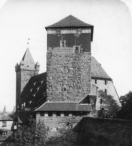 Det kvintekantede tårn Funfeckiger Thurm, Kaiserstallung, Nürnberg, Tyskland, ca. 1900-tallet. af Wurthle and Sons