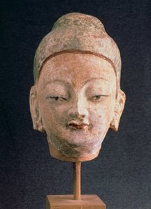 Hoved af en statue af Buddha, fra Bezeklik, 9.-10. århundrede (malet ler)