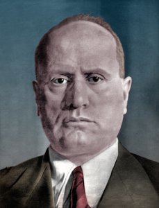 Benito Mussolini af . .