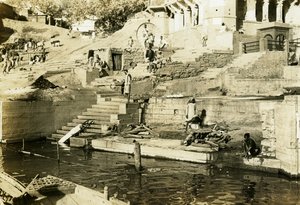 Ligbrænding på Ganges af Hippolyte Lalaise Devéria