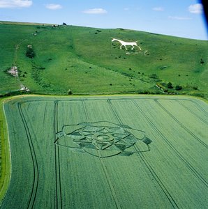 Korncirkel i hvedemark, Milk Hill, Alton Priors, Vale of Pewsey, Wiltshire af Ferdinand Georg Waldmuller