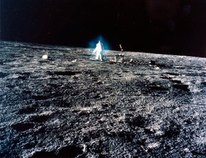 Bemandet rumflyvning, USA, Apollo 12 Apollo 12 astronaut på Månen af Ferdinand Georg Waldmuller