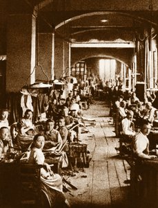 Mænd arbejder i en rebfabrik i Torino
