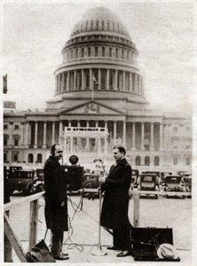 Radioudsendelse i USA af . .