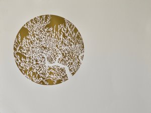 Skjult visdom, 2017, varm stempling af bladrulle på papir af angus hampel
