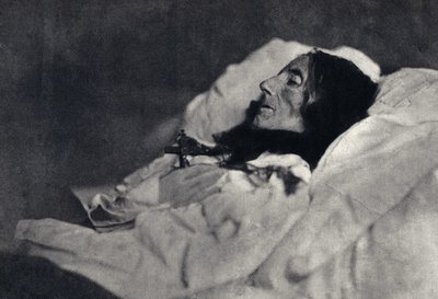 Portræt af digteren Marcelline Desbordes Valmore (Desbordes-Valmore) (1786-1859) på sit dødsleje. Fotografi af Felix Tournachon dit Nadar (1820-1910) i 1859. Tryk af Victor Tournachon, far til Nadar, slutningen af det 19. århundrede. af Nadar