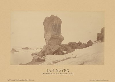 Jan Mayen, basaltsøjler ved Hoopsticks Bay af (Linienschiffs Lieutenant) Richard Basso