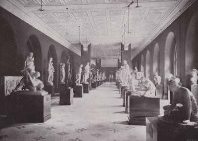 Sculpture Hall, Victoria and Albert Museum (s/h foto) af (after) English photographer
