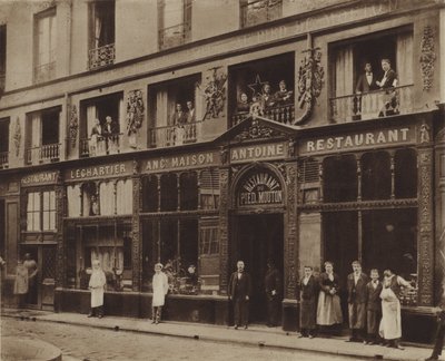Pied-de-Mouton-restauranten, rue Vauvilliers (s/h-billede) af (after) French Photographer