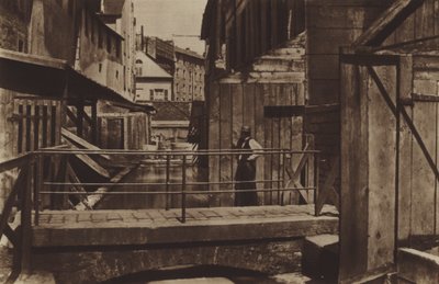Bredden af ​​Bievre i bunden af ​​rue des Gobelins (s/h foto) af (after) French Photographer