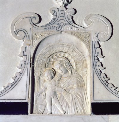 Bas-relief af en Madonna og et barn (marmor) af (attr. to) Donatello