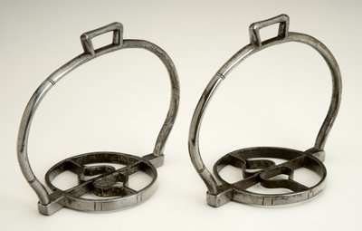 Et par stigbøjler, ca. 1525 (jern) af (attr.to) German School