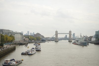 London Bridge over Themsen i hjertet af London af Albert Mansour