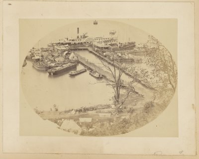 [Lower Wharf, Belle Plain, USMRR Construction Corps] [16. maj 1864]. af A.J. Russell