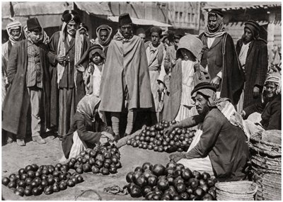 Frugtmarked i Bagdad, Irak, 1925 af A. Kerim