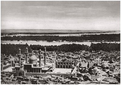 Kadhimiya, den hellige by nær Bagdad, fra et fly, Irak, 1925 af A. Kerim