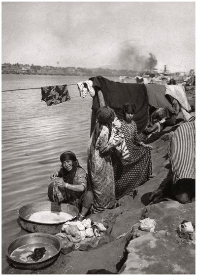 Vaskekvinder på bredden af Tigris, Bagdad, Irak, 1925 af A. Kerim