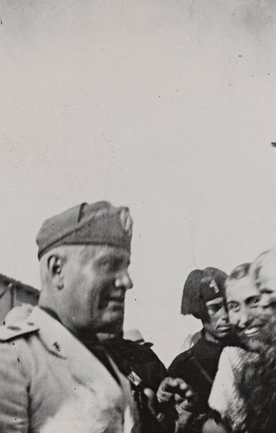 Album "Duce": Benito Mussolini under et officielt besøg på Sicilien (s/h foto) af A. Scarlata