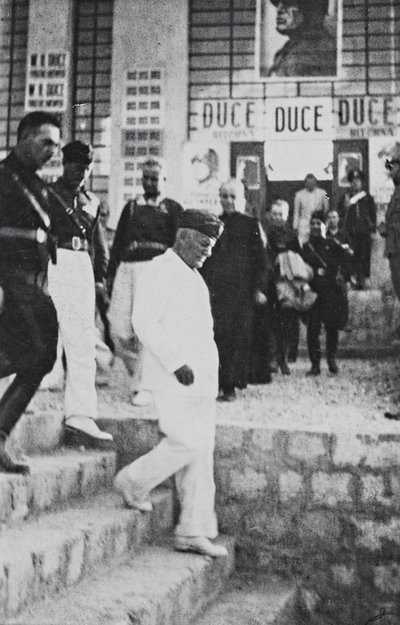 Album "Duce": Benito Mussolini under et officielt besøg på Sicilien (s/h foto) af A. Scarlata