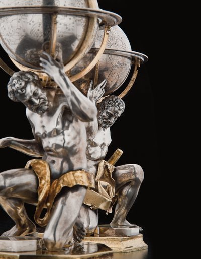 To enestående jord- og himmelkloder, støttet af Hercules og Atlas, Augsburg af Abraham Drentwett