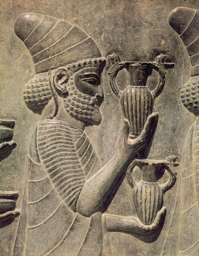 Føniker bærer to vaser som et offer, detalje af relieffrisen på den østlige trappe til Apadana, Achaemenian periode, ca. 515 f.Kr. af Achaemenid