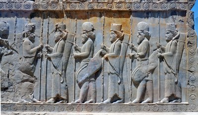 Vægudskæring af den kongelige garde, Tachara, Persepolis, ca. 6.-5. århundrede f.Kr. (grå sten) af Achaemenid