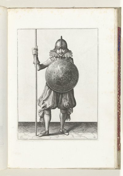 Øvelsen med skjold og spyd: soldaten bringer spydet tilbage til hvilestilling i tre gange, tredje sats (nr. 12), 1618 Nassausche Wapen-Handelinge, van Schilt, Spies, Rappier and the Targe: beyde figuerlick afbildet, og indrammet efter af Adam van Breen
