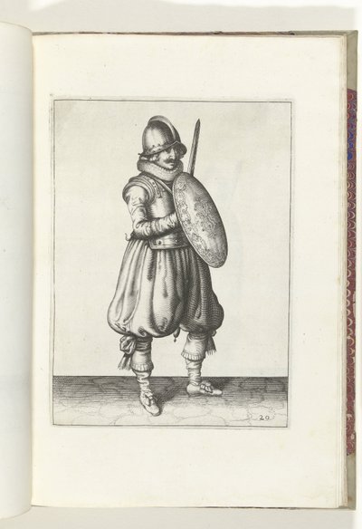 Skjold- og piggeøvelsen: Soldaten på opmærksomhed med sin griber og skjold foran kisten (nr. 20), 1618 De Nassausche Wapen-Handelinge, van Schilt, Spies, Rappier and the Targe: beyde figuerlick afbildet, ende indrammet efter den nye orden [af] (. af Adam van Breen