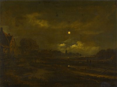 Et månelyst flodlandskab med en landsby, en vindmølle og en kirke bagved, med rejsende på en sti i forgrunden. af Aert van der Neer