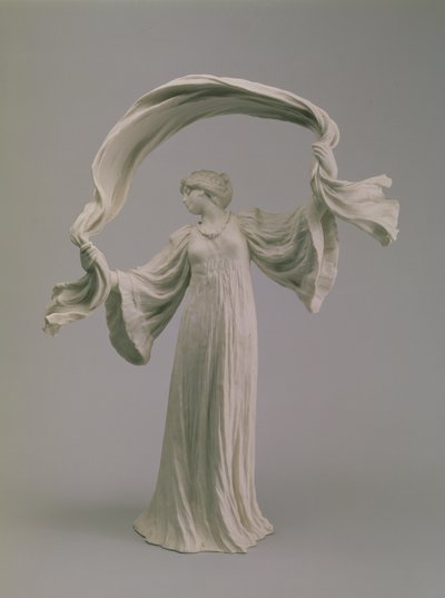 Danser med et tørklæde fra et bord i midten, Sevres, 1900 (kiks) af Agathon Leonard