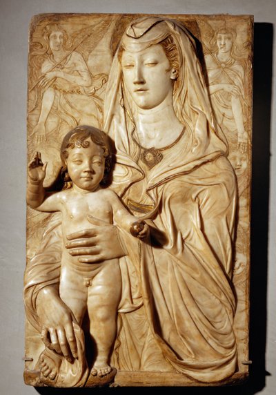 Jomfru og barn mellem to engle Marmor. Rot. 5 ... af Agostino di Duccio
