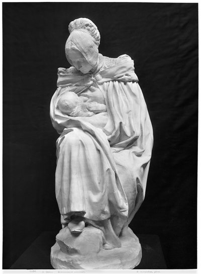 Boulonnaise kvinde fodrer sit barn (gips) (se også 217913) (bw foto) af Aime Jules Dalou
