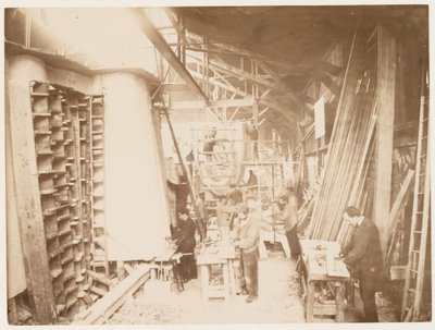 Mænd på arbejde under opførelsen af Frihedsgudinden, Paris, 1883 af Albert Fernique