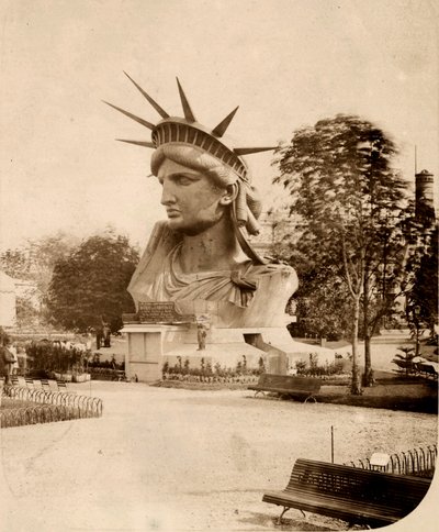 Hovedet Frihedsgudinden udstillet i Paris 1883 af Albert Fernique