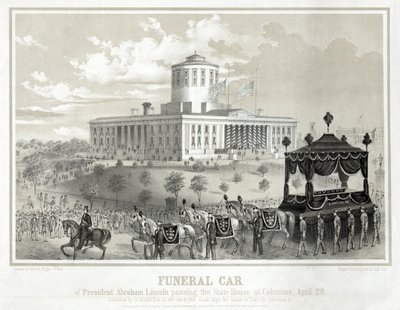 Præsident Abraham Lincolns begravelsesvogn passerer State House i Columbus, den 29. april, pub. 1865 (gravering) af Albert Ruger