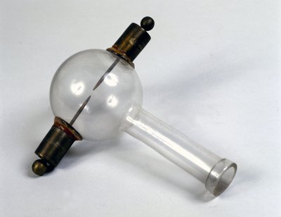 Alessandro (Alexandre) Voltas elektriske pistol plejede at antænde metan. Museum for Videnskab og Teknologi, Milano. af Alessandro Volta