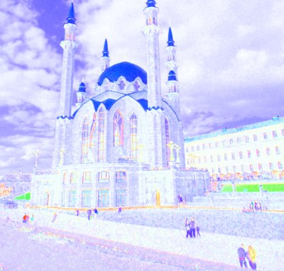 blå katedral, 2017, (fotografi) af Alex Caminker