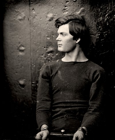 Lewis Powell i håndledsjern ombord på USS Saugus, 1865 af Alexander Gardner