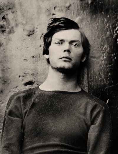 Lewis Powell i håndledsjern ombord på USS Saugus, 1865 af Alexander Gardner