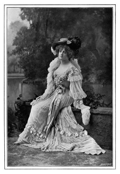 Marie Studholme, engelsk teaterskuespillerinde, 1901. af Alfred Ellis and Walery