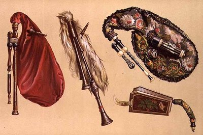Sækkepiber: fire, herunder en Cornemuse, en Calabrian og en Musette, fra "Musical Instruments" (farvelitografi) af Alfred James Hipkins
