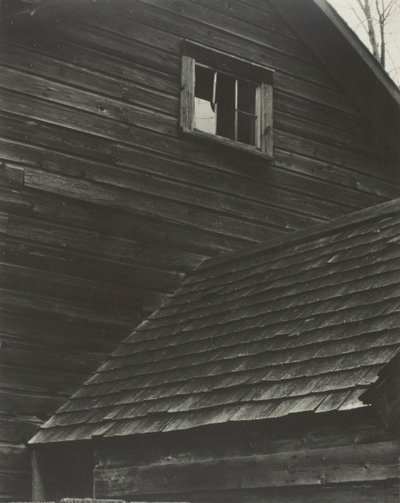 Barn-Lake George, 1922. af Alfred Stieglitz