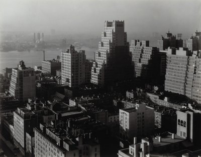 Fra mit vindue på Shelton, Sydøst af Alfred Stieglitz