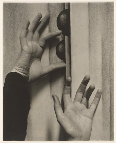 Georgia O’Keeffe – Hænder af Alfred Stieglitz