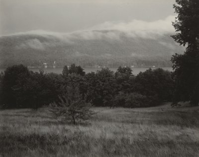 Lake George set fra bakken af Alfred Stieglitz